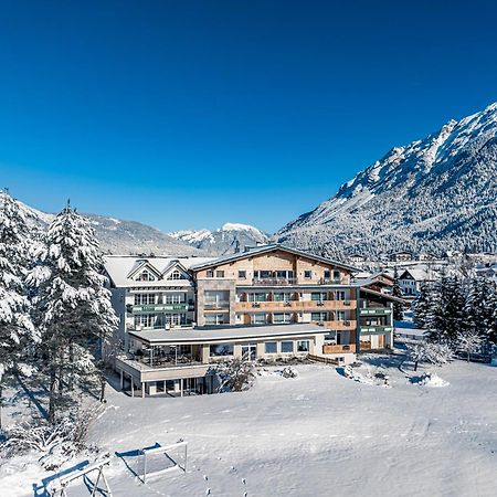 Hotel Foehrenhof Stanzach Dış mekan fotoğraf