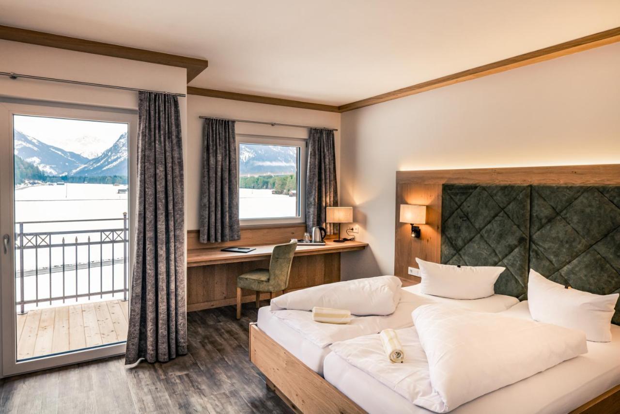 Hotel Foehrenhof Stanzach Dış mekan fotoğraf