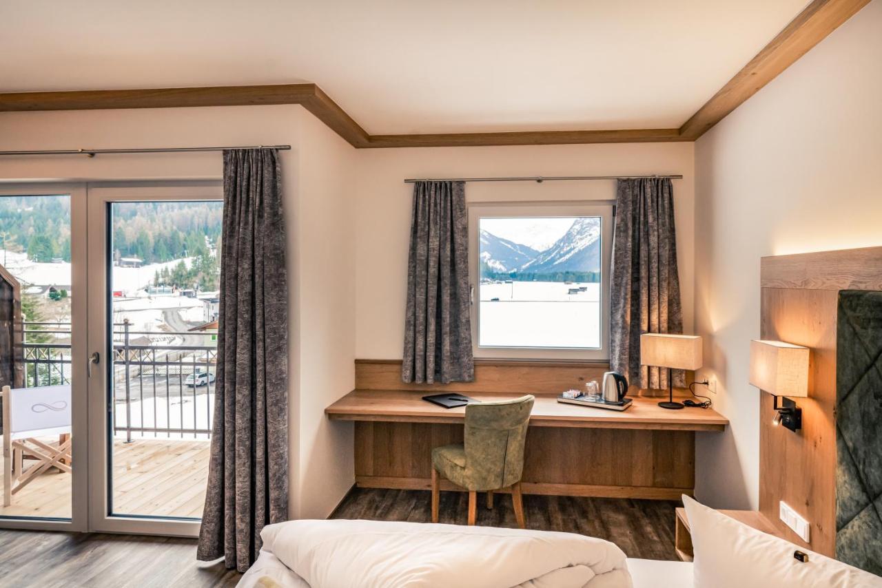 Hotel Foehrenhof Stanzach Dış mekan fotoğraf