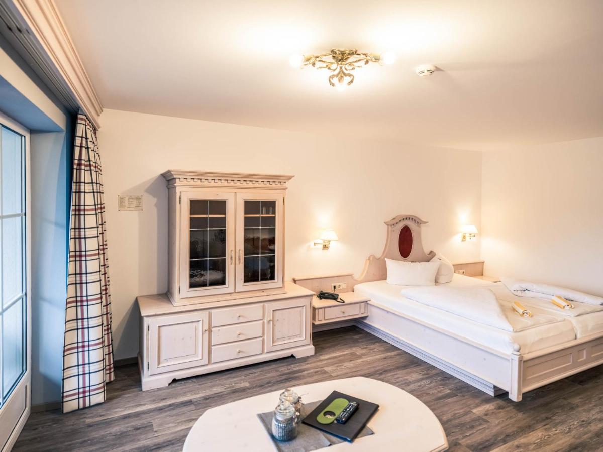 Hotel Foehrenhof Stanzach Dış mekan fotoğraf