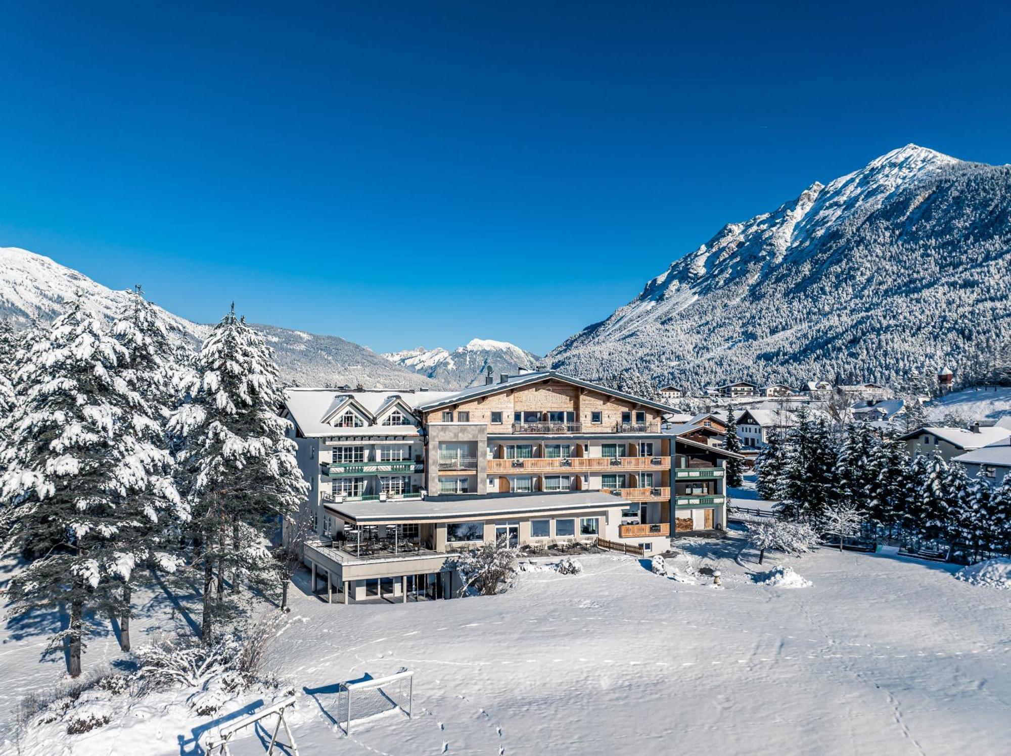 Hotel Foehrenhof Stanzach Dış mekan fotoğraf